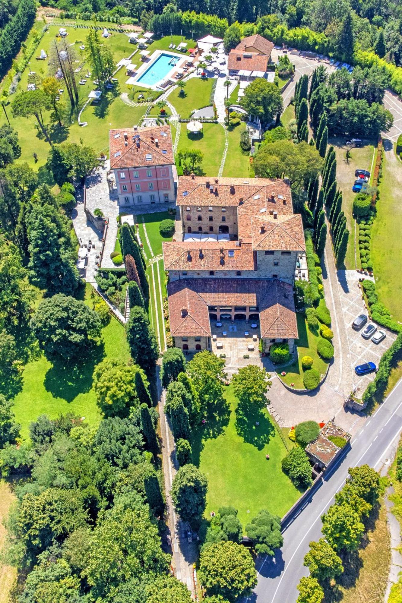 Relais & Spa Castello Di Casiglio Erba Exterior photo
