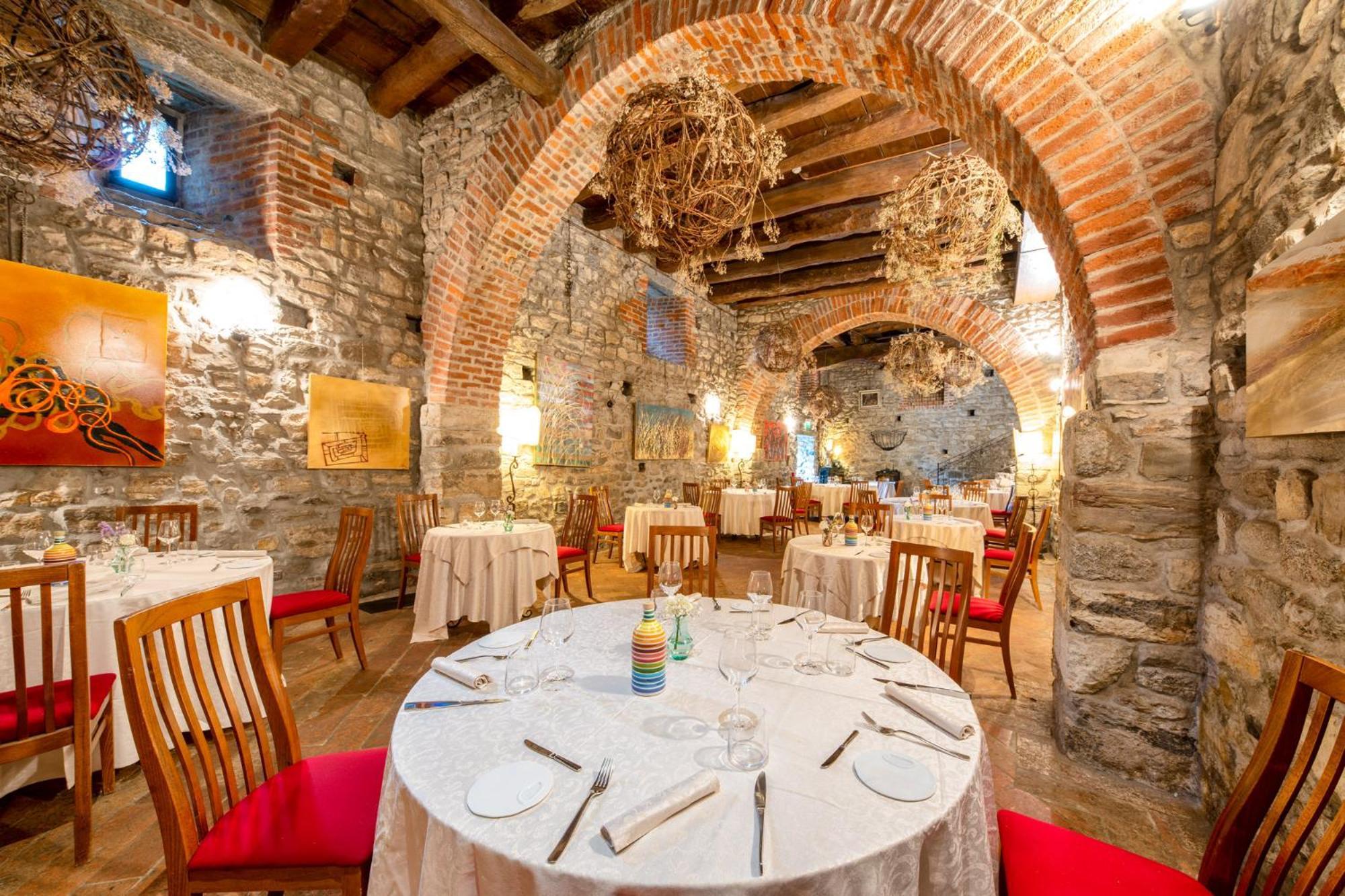 Relais & Spa Castello Di Casiglio Erba Exterior photo