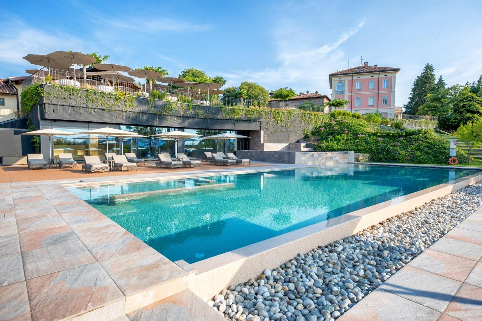 Relais & Spa Castello Di Casiglio Erba Exterior photo
